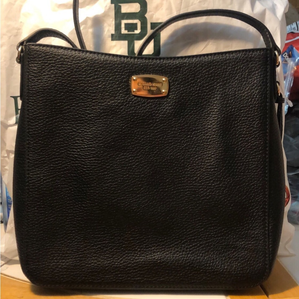 Michael Kors Large Messenger Bag Pebble Black New with tags $228 Retails